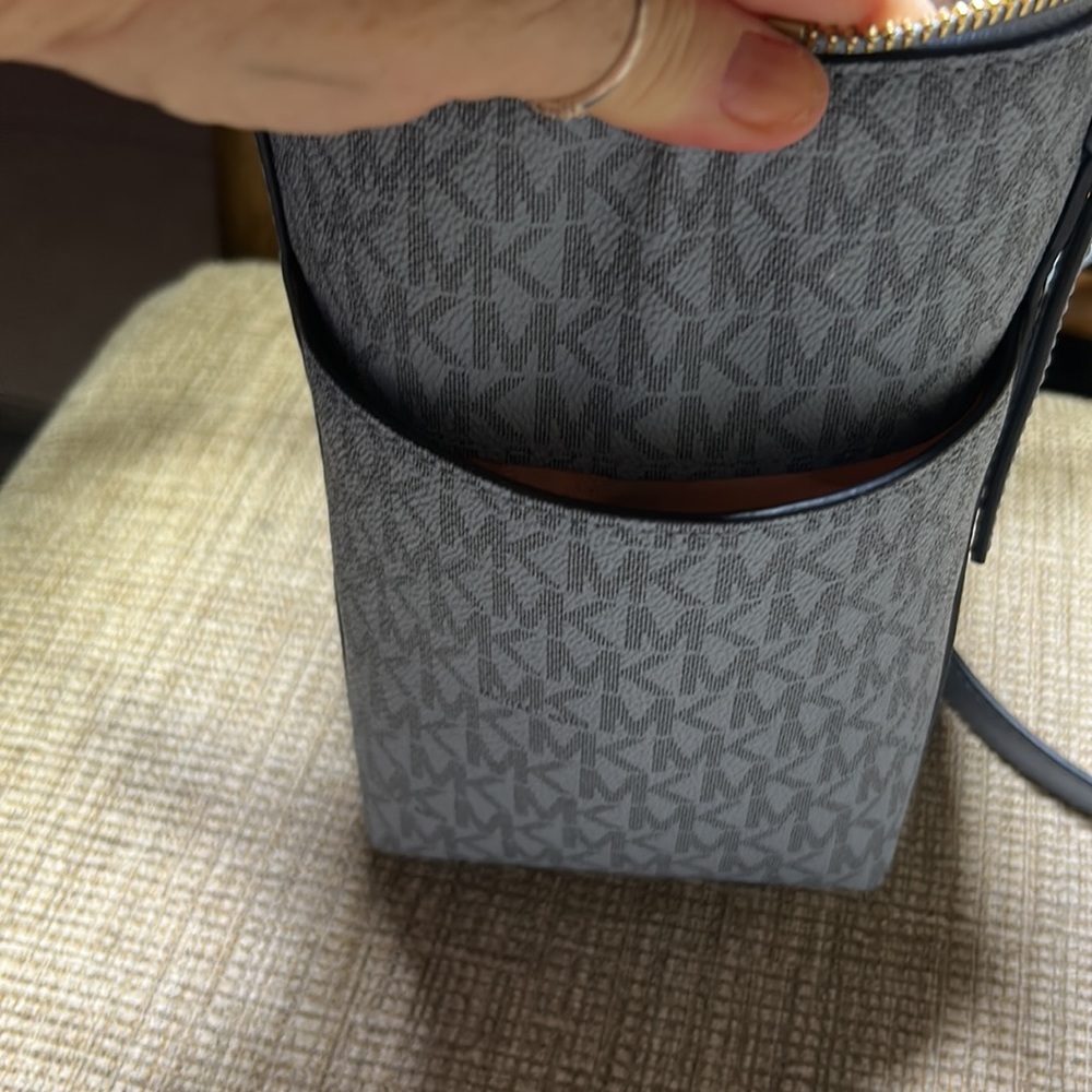 NWT Michael Kors purse short & long strap.. - Picture 5 of 12